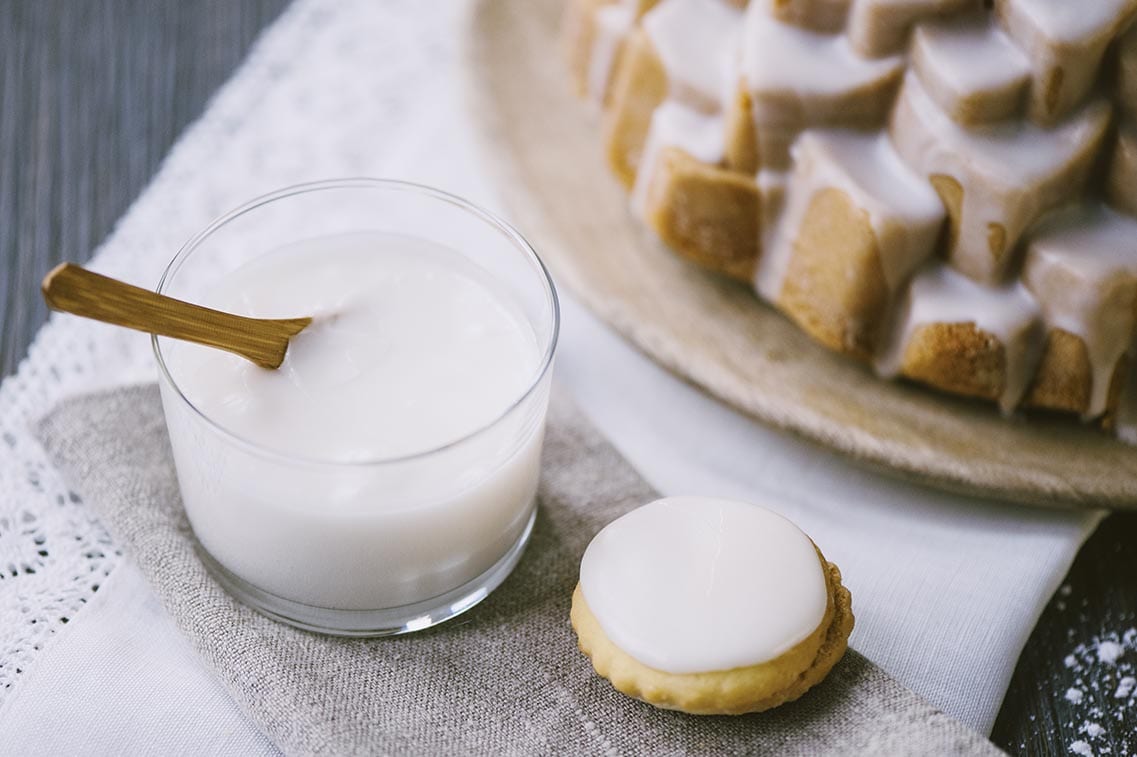 Glassa all'acqua - Ricetta per decorare torte e biscotti