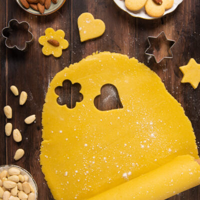 L'inconfondibile sapore della pasta frolla alle mandorle non può che incantare già al primo assaggio! Ideale per una crostata diversa dal solito!