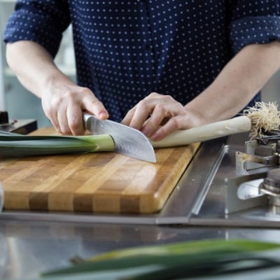 Come pulire i porri, per piatti aromatici e delicati