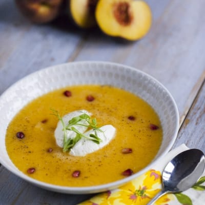 Gazpacho di melone, pesca e feta