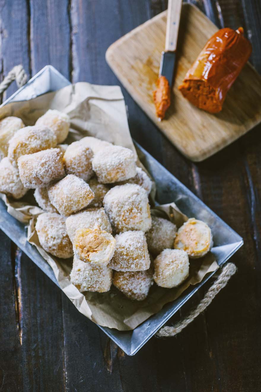 Pasta lievitata fritta, faricta con nduja e ricotta