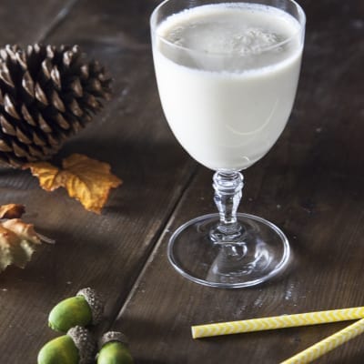 Smoothie di pera, caramello e latte vegetale