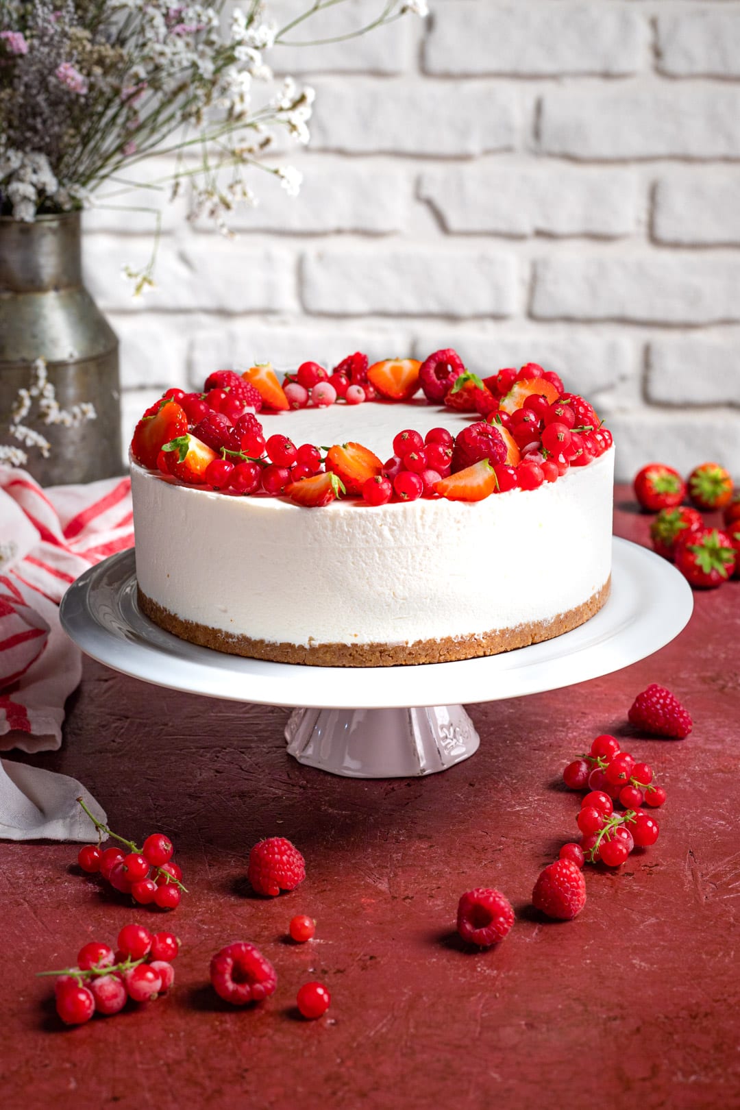 Torta fredda alla ricotta e frutti rossi