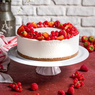 Torta fredda alla ricotta e frutti rossi