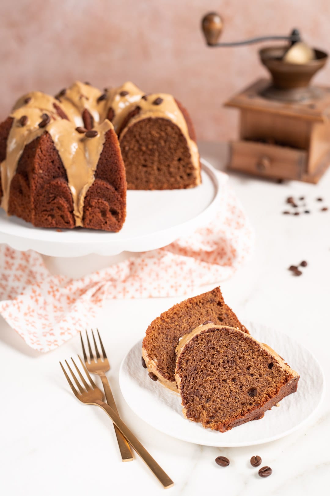 Ciambella al caffè fetta pronta da gustare