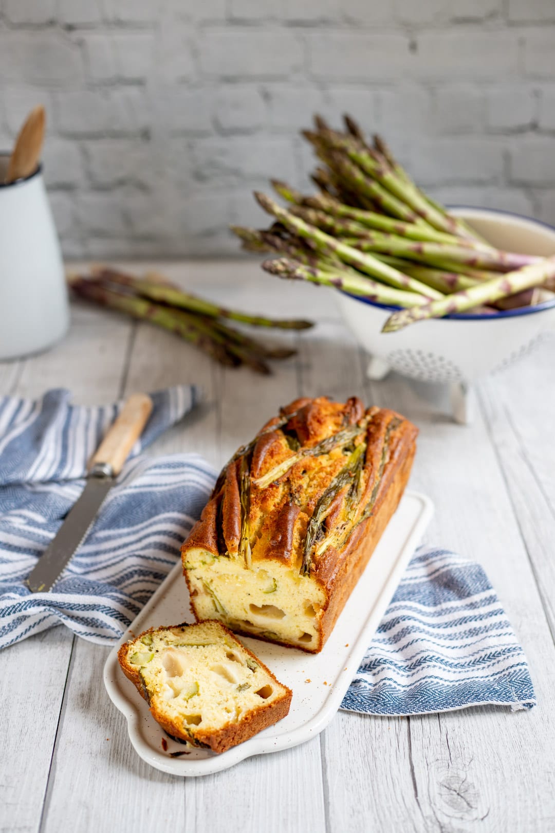 Plumcake agli asparagi pronto per l'assaggio