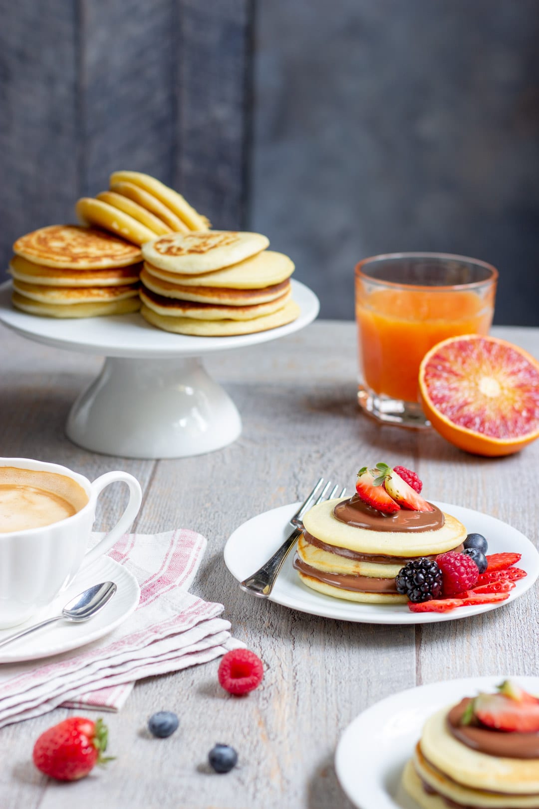 Pancakes alla Nutella e frutti di bosco