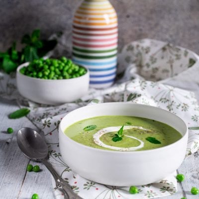 Vellutata di piselli e menta pronta da gustare