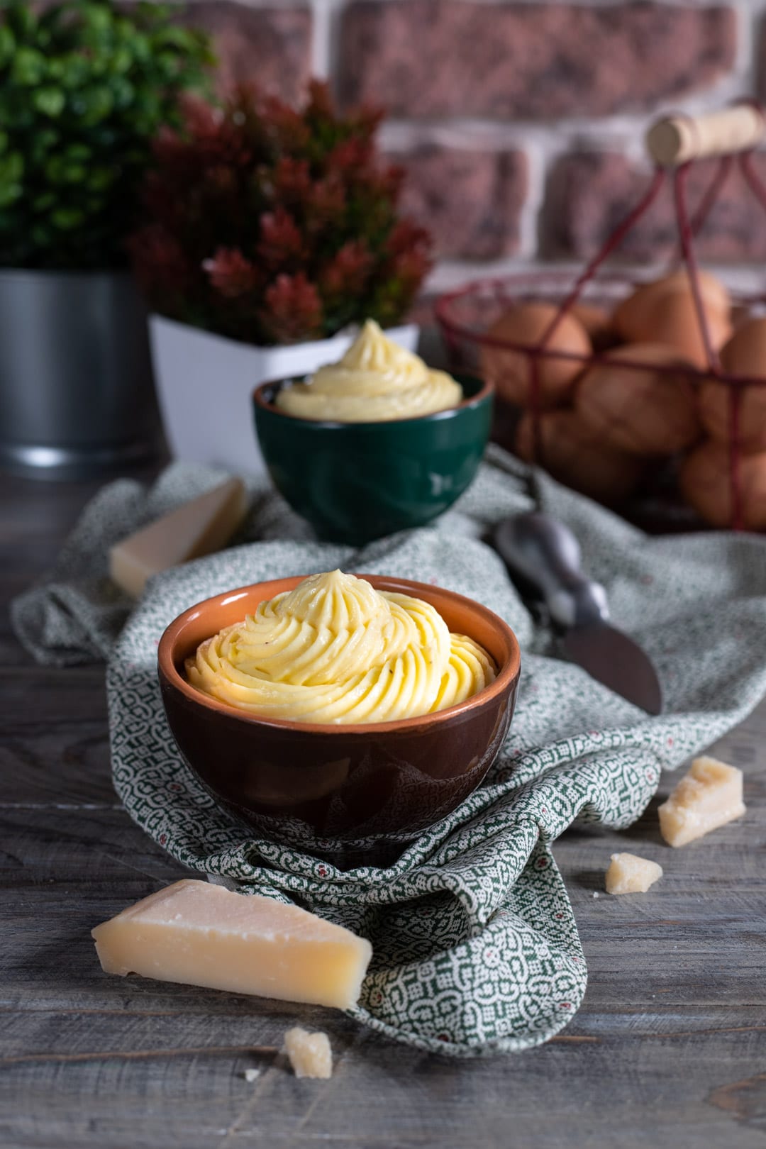 Crema pasticcera al Parmigiano golosa e veloce