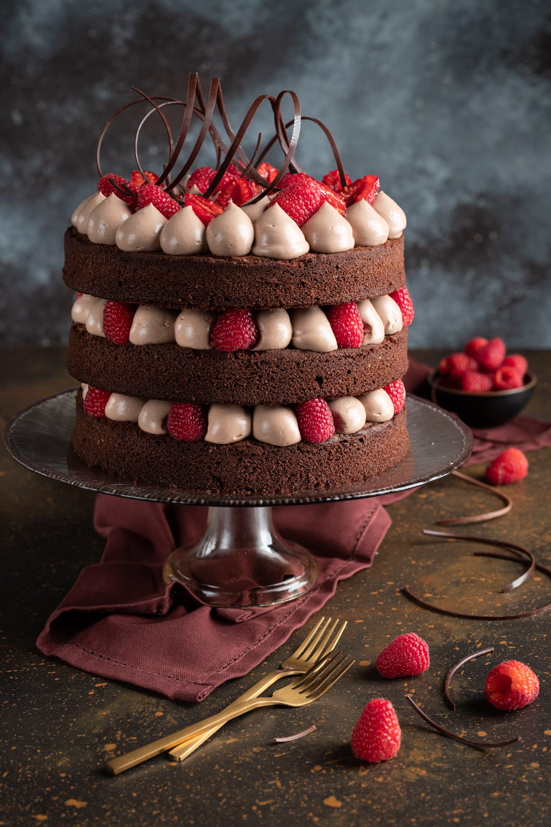 Naked Cake Al Fondente Una Torta Elegante Al Fondente E Lamponi