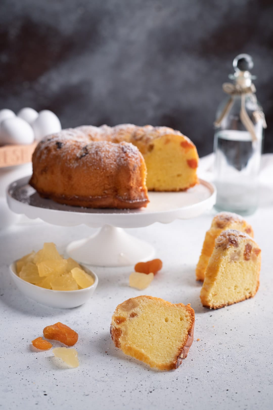 Torta Donizetti con fetta tagliata e pronta da gustare