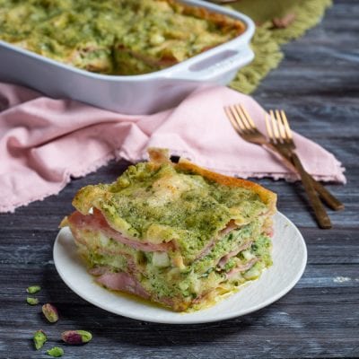 Lasagne di pane carasau con pesto di zucchine e mortadella