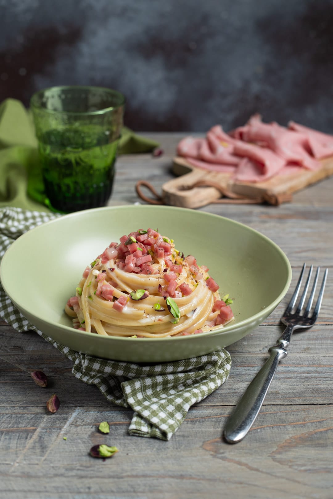 Linguine con fonduta e mortadella