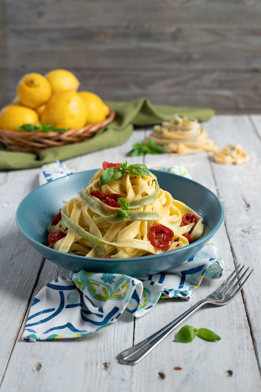 Tagliatelle al basilico con salsa di limone