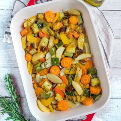 Verdure al forno: zucca, zucchine, patate, peperoni, melanzane, un contorno semplice e gustoso