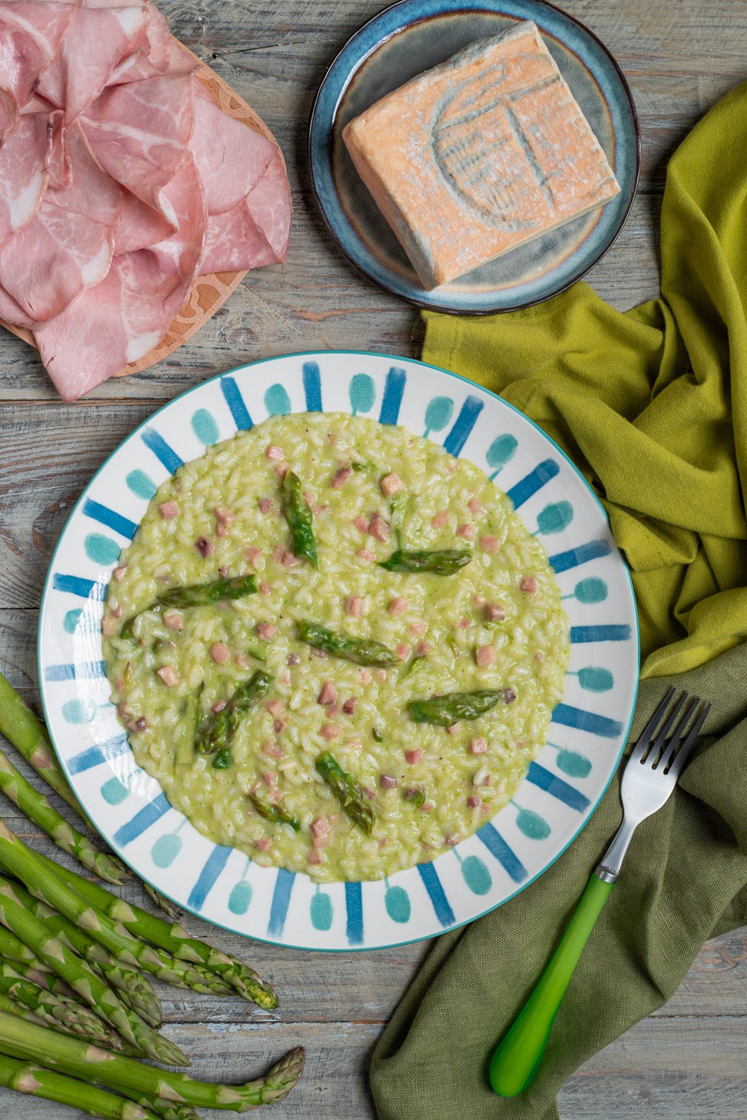 Risotto asparagi taleggio e prosciutto