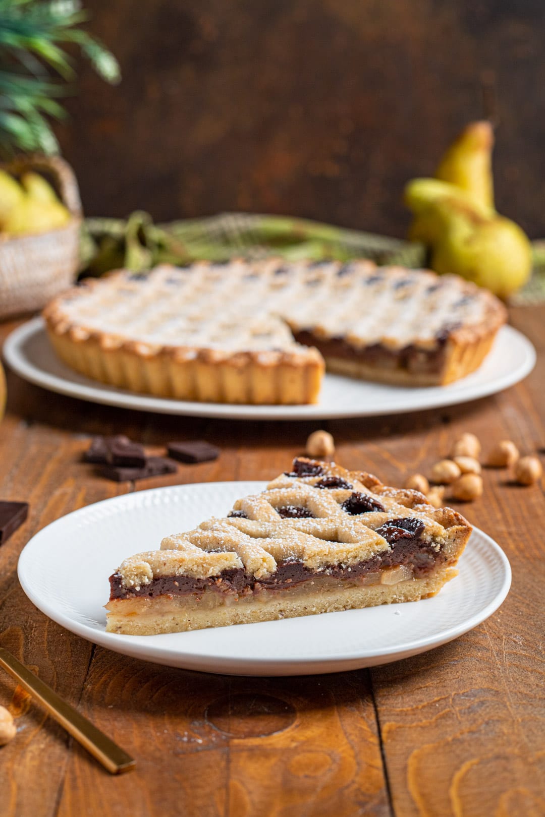 Crostata cioccolato e pere fetta tagliata e pronta da gustare