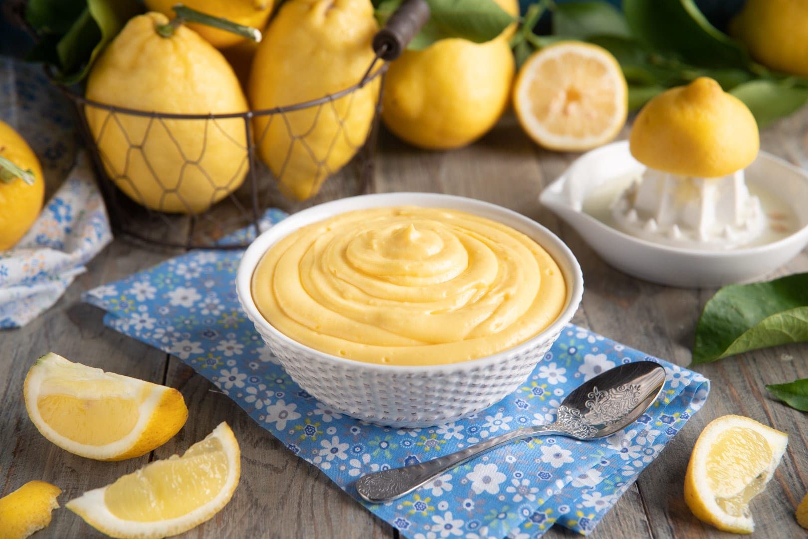 Crema pasticcera al limone - Ricetta per farcire e accompagnare dolci