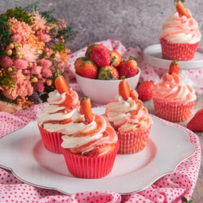 Cupcake con frosting alla vaniglia