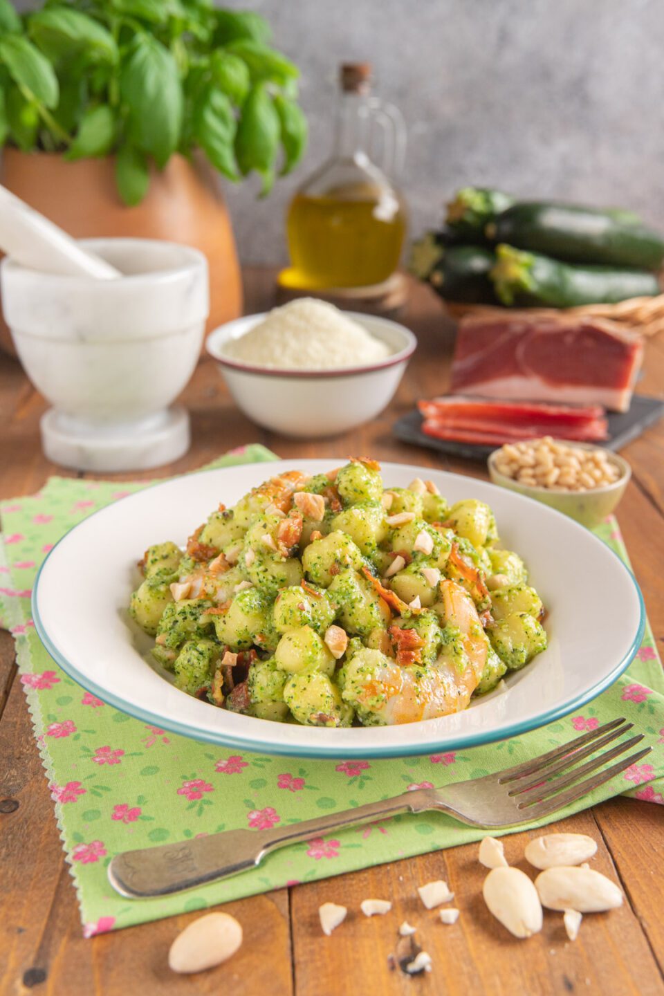 Ricetta Spaghetti di zucchine e patate con gamberi - Cucchiaio d