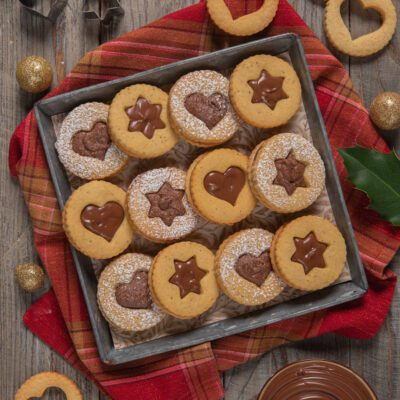 biscotti di natale ripieni alla crema di cioccolato