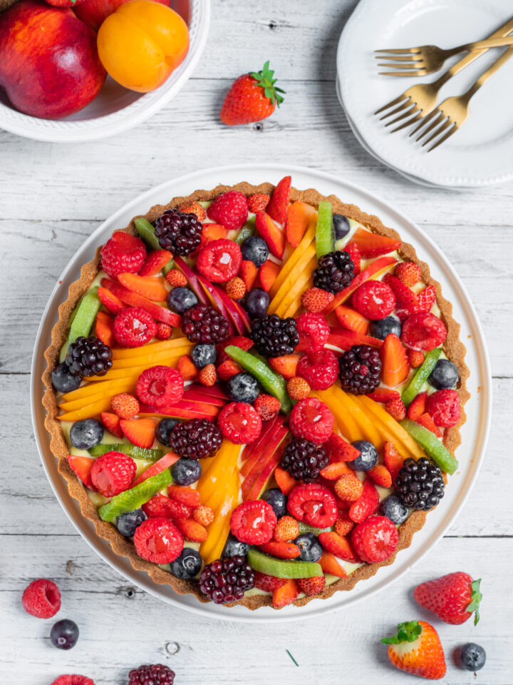 crostata con frutta fresca mista