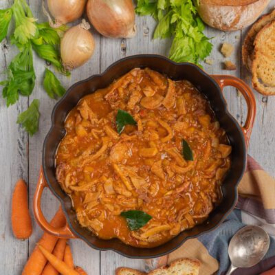 trippa alla fiorentina nel tegame con verdure e pane