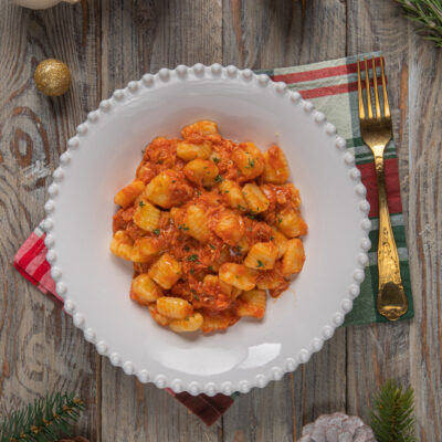 Foto gnocchi con sugo di faraona