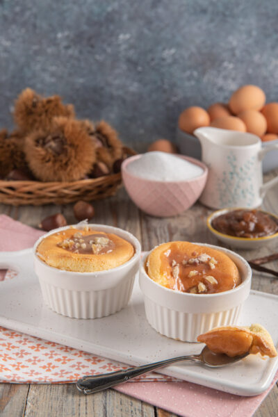 monoporzioni con soufflé ricoperti di crema ai marron glacé