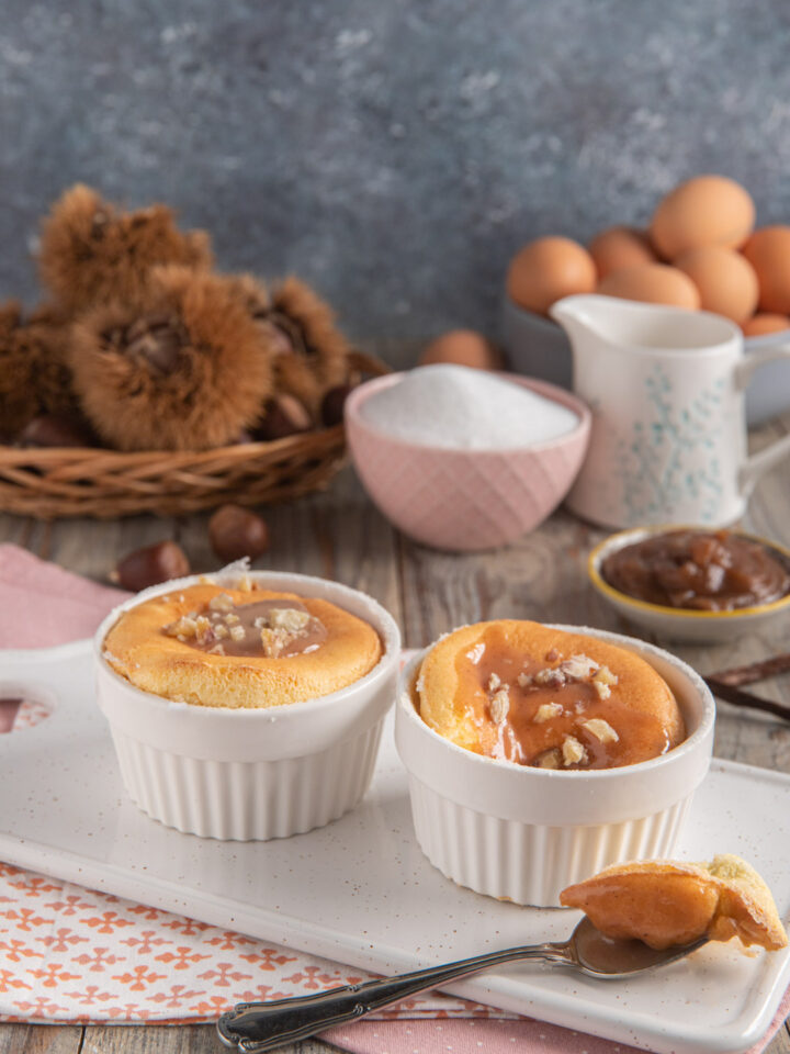 monoporzioni con soufflé ricoperti di crema ai marron glacé