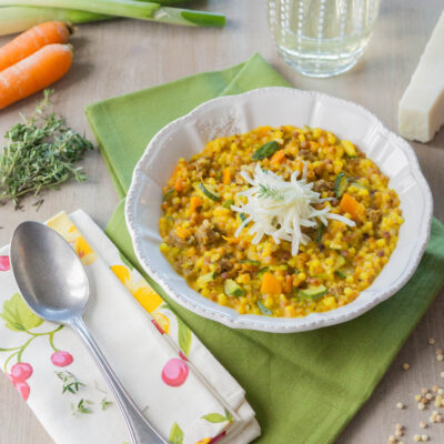 Foto fregola con zucchine salsiccia e zafferano