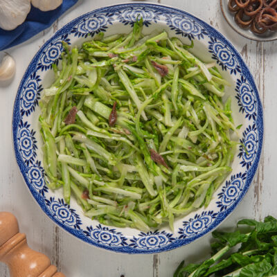 piatto da portata con puntarelle alla romana