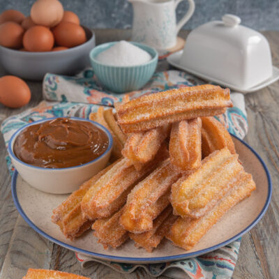 Dolcetti fritti tipici del Sud America, serviti cosparsi di zucchero o da intingere nella cioccolata calda o nel dulche de leche