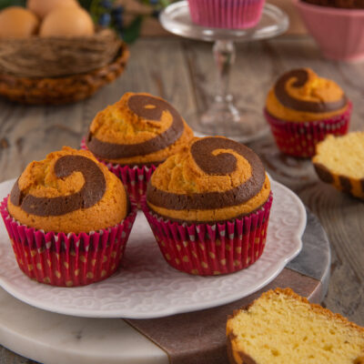 Dolcetti semplici ma scenografici, ideali per la colazione o la merenda, in cui due impasti si uniscono in un bell'effetto ottico!