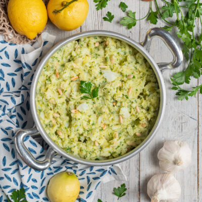 Un antipasto dal nome goliardico, tipico della cucina ligure, a base di baccalà e patate, arricchiti con pinoli, aglio e limone