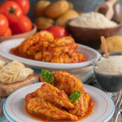 Un primo piatto di pasta fresca tipicamente sardo a forma di spiga, che racchiude un ripieno di patate, pecorino e menta