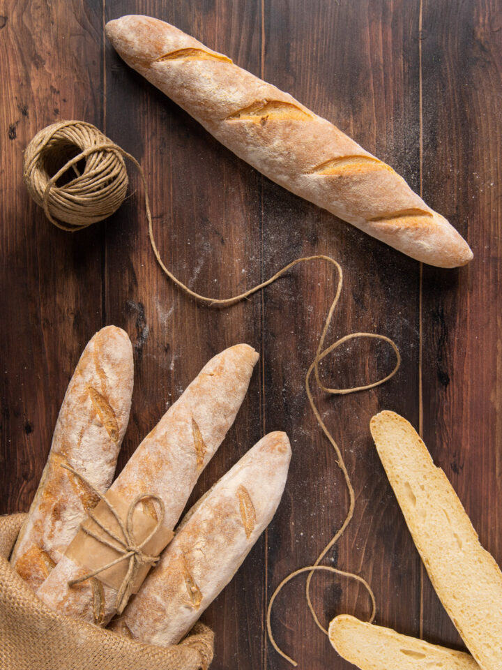 Un pane tipicamente francese dal formato stretto e allungato, ideale da farcire