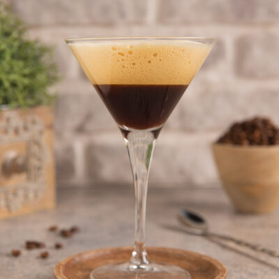 Una bevanda fresca e semplicissima da preparare, in cui il classico espresso diventa quasi un cocktail con una deliziosa schiuma densa