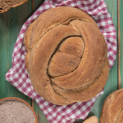 Un pane dalla forma particolare che ricorda quella di un fiore, a base di farina di cereali