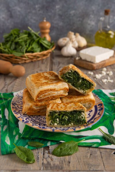 Gözleme Gözleme è una focaccia tradizionale turca Farcita con ingredienti freschi come spinaci, formaggio feta o carne macinata.