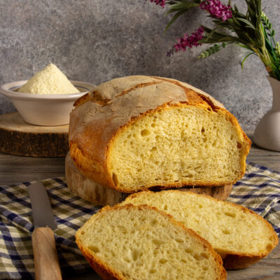 Pane di semola E' l’ideale per accompagnare qualsiasi pasto, dalla colazione alla cena.