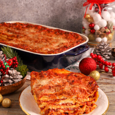 Lasagne delle Feste sono il simbolo della tradizione italiana in tavola, un piatto ricco e saporito che unisce famiglia e amici nei momenti speciali.