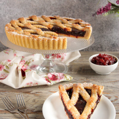 Crostata con frolla senza uova Una deliziosa alternativa alla versione tradizionale, ideale per chi ha esigenze alimentari specifiche