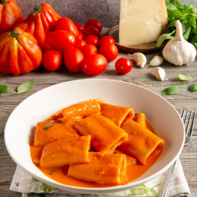 Paccheri alla Vittorio Un primo piatto in rosso, mantecato come un risotto
