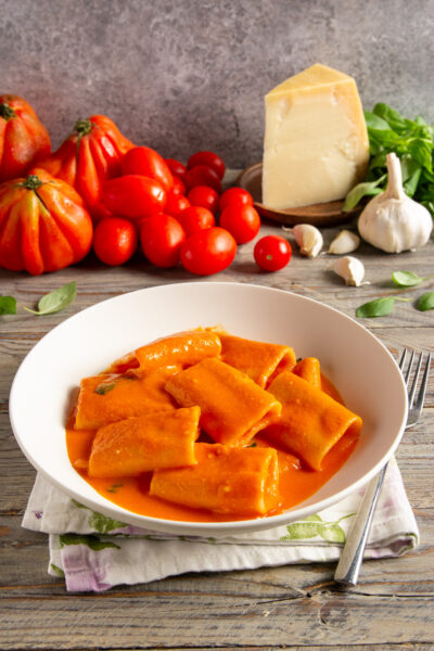 Paccheri alla Vittorio Un primo piatto in rosso, mantecato come un risotto