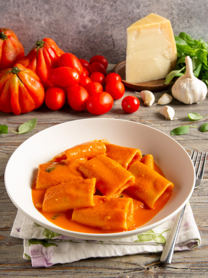 Paccheri alla Vittorio Un primo piatto in rosso, mantecato come un risotto