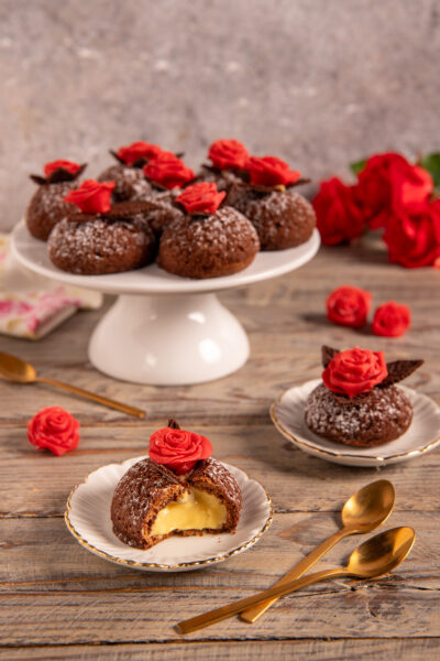 Bignè craqueline al cioccolato e crema zabaione sono dolceti deliziosi adatti per San Valentino!