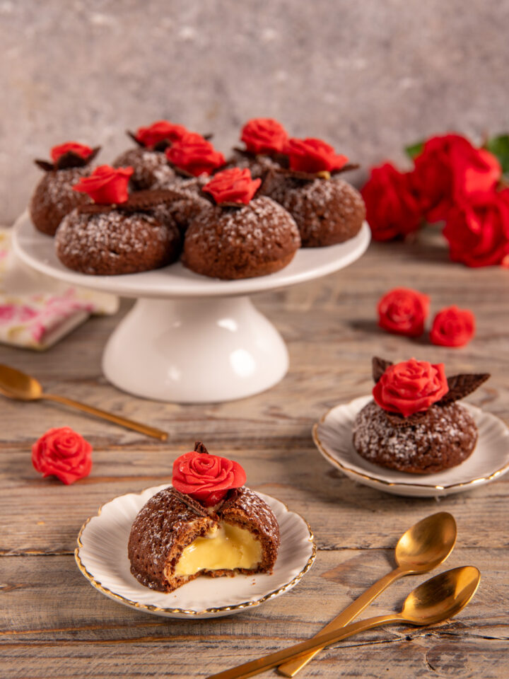 Bignè craqueline al cioccolato e crema zabaione sono dolceti deliziosi adatti per San Valentino!