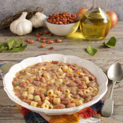 Minestra di fagioli un primo piatto semplice e rustico ma ricco di sapore!