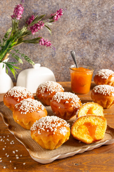 Briochine al burro Soffici e profumate, perfette per la colazione o la merenda.